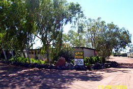 Threeways Roadhouse Tourist Park - Accommodation Noosa 0