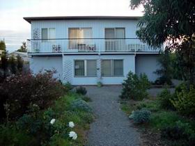 Salty Grape Beach House - Accommodation Noosa 0