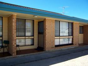 Stansbury Villas - Accommodation Noosa 0