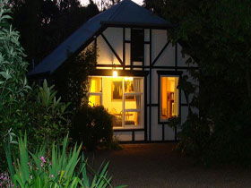 Riddlesdown Cottage - Accommodation Noosa 0