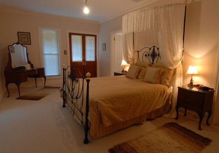 Lindsay House - Accommodation Noosa 2