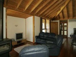 McLaren Ridge 4 - McLaren Ridge Log Cabins - Accommodation Noosa 1