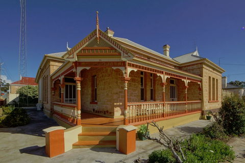 Myras Moonta Retreat - Accommodation Noosa 0