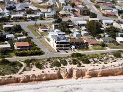 The Lighthouse Accommodation - Accommodation Noosa 2