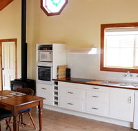 The Old Oak Bed and Breakfast - The Shearing Quarters - Accommodation Noosa