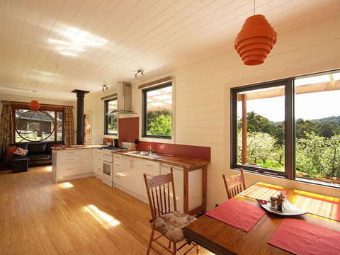 Elvenhome Farm Cottage - Accommodation Noosa 2