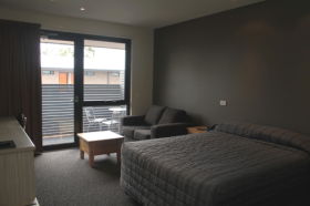 Foreshore Tavern - Accommodation Noosa 0