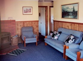 Lake Yalleena Holiday Cabins - Accommodation Noosa 0