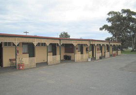 Central Court Motel - Accommodation Noosa 0