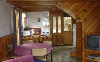 Crayfish Creek Van And Cabin Park And Spa House - Accommodation Noosa 4