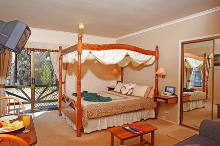Fox And Hounds Inn - Accommodation Noosa 3