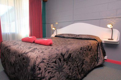 Queenstown Motor Lodge - Accommodation Noosa 2