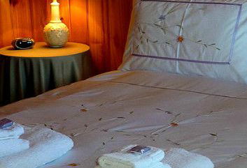 Hazelcreek Cottages - Accommodation Noosa 2