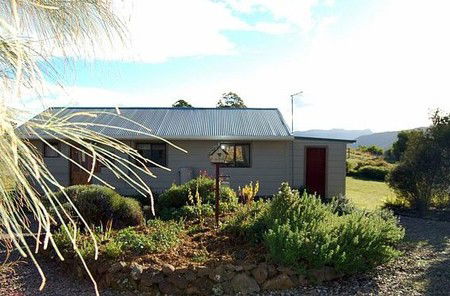 Engadine Cottage - Accommodation Noosa 1