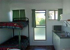 Gee Dees Family Cabins - Accommodation Noosa 5