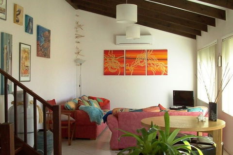 Art On Hart - Accommodation Noosa 3