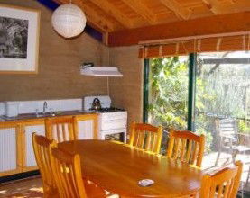 Back Forest Retreat - Accommodation Noosa 2