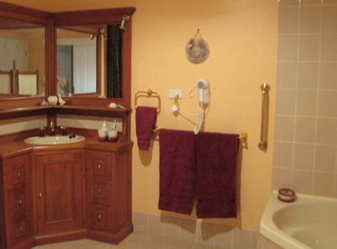 Azalea House B And B - Accommodation Noosa 5
