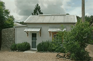 Mavis's Kitchen and Cabins - Accommodation Noosa