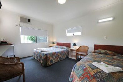 Hi-Way Motel - Accommodation Noosa 0