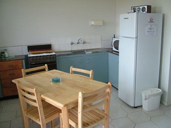 Heathers Holiday Units - Accommodation Noosa 3