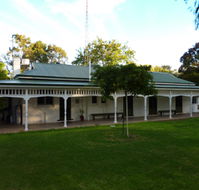 Lake Victoria Station Lodge - Accommodation Noosa