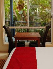 Azura Beach House Bed And Breakfast - Accommodation Noosa 2