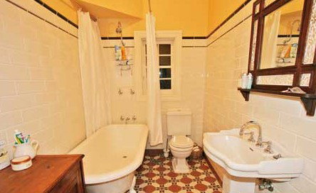 Ms. - Accommodation Noosa 2