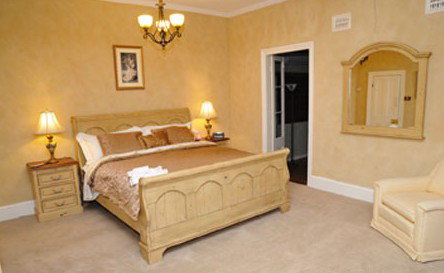 Ms. - Accommodation Noosa 3