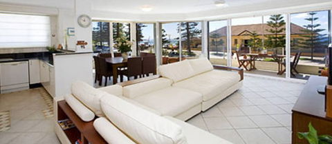 Absolute Beachfront Manly Bed And Breakfast - Accommodation Noosa 5