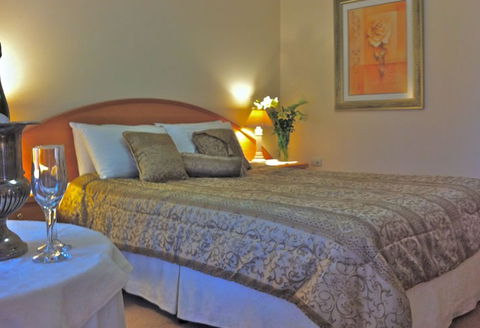 Champagne Rose Suite - Accommodation Noosa 1
