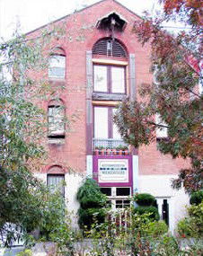 Accommodation In An Historic Warehouse - Accommodation Noosa 4