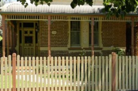 Chuck's Place - Accommodation Noosa 0