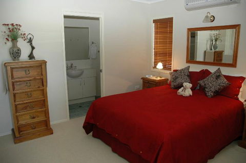 Alexander Lakeside Bed And Breakfast - Accommodation Noosa 5