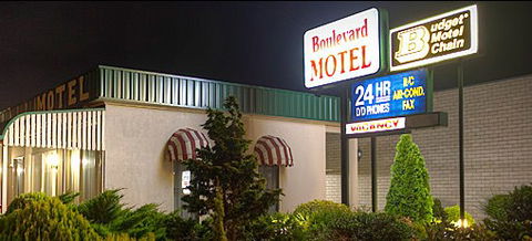 Boulevard Motel - Accommodation Noosa 0