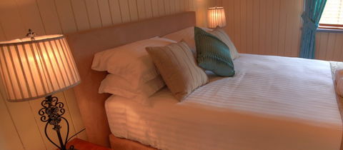 Apple Blossom Cottage - Accommodation Noosa 2