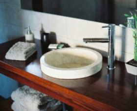 Barefoot Bungalows - Accommodation Noosa 0