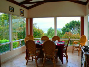 Albany View Street Lodge Bed And Breakfast And Art Studio - Accommodation Noosa 0