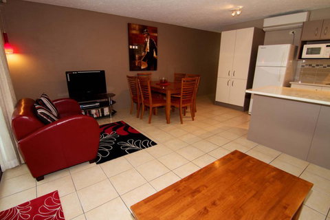 Merrima Court Holidays - Accommodation Noosa 1