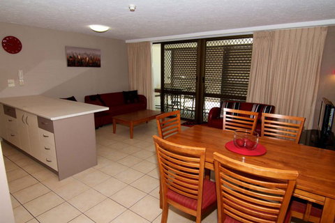 Merrima Court Holidays - Accommodation Noosa 2