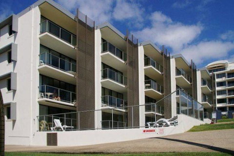 Merrima Court Holidays - Accommodation Noosa 4