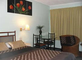 Raceways Motel - Accommodation Noosa 2