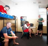 Maze Backpackers And Cb Hotel - Accommodation Noosa