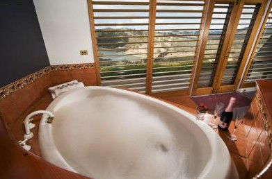 Eagle View Escape - Accommodation Noosa 0