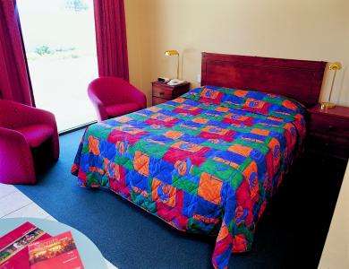 Jacksons Motor Inn - Accommodation Noosa 2