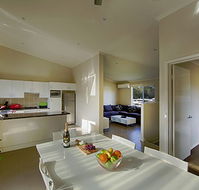 Middle Rock Holiday Resort - Accommodation Noosa