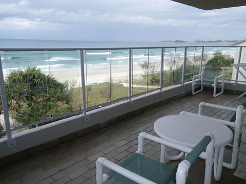 Pacific Surf Absolute Beach Apartments - Accommodation Noosa 8
