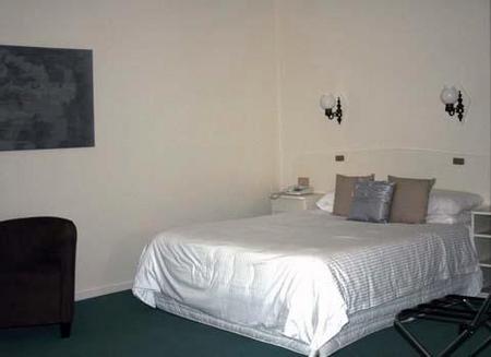 International Motor Inn - Accommodation Noosa 1