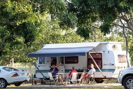 Aussie Outback Oasis Cabin And Van Village - Accommodation Noosa 2