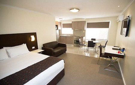 Country Comfort Premier Motel - Accommodation Noosa 0